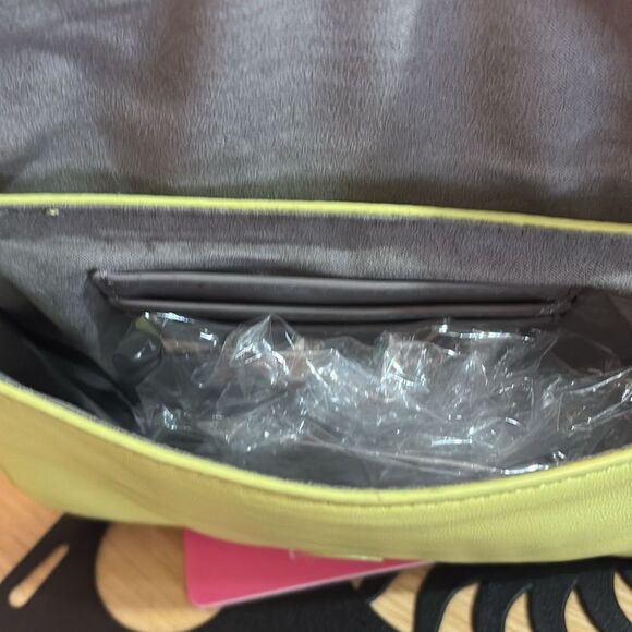 Vince Camuto Leather Crossbody Handbag Women's Lefto Celery Juice  NWT - Picture 4 of 5